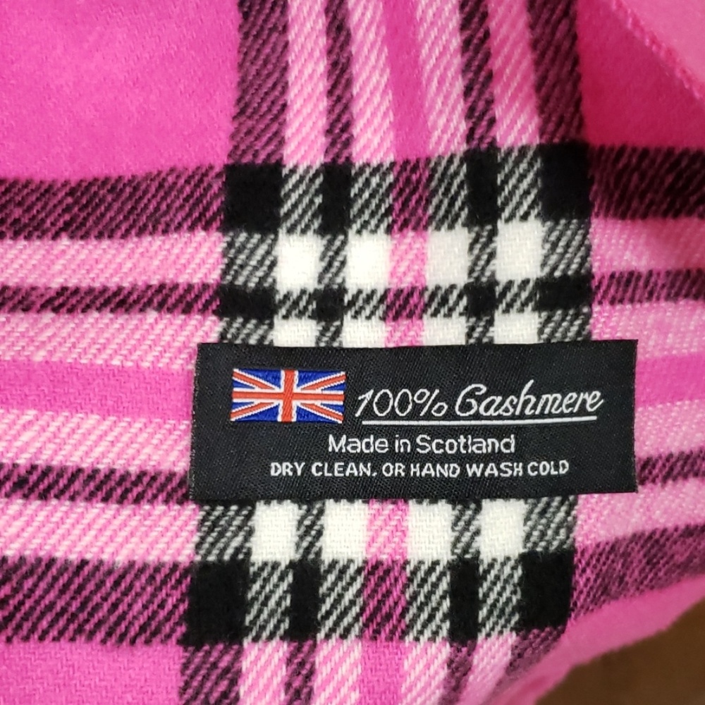 Pink scarf - Picture 2 of 2